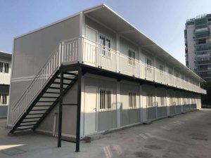 工地集裝箱活動房規(guī)格-18平米集裝箱房是目前工地普遍使用的標(biāo)準(zhǔn)箱